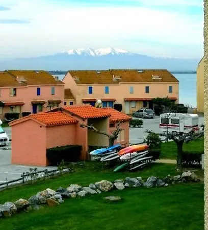 Apartment Canigou Vue: Lakeside Retreat With Pools And Playground Le Barcares