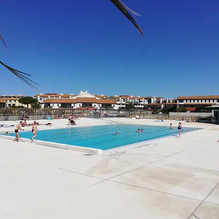 Canigou Vue: Lakeside Retreat With Pools And Playground Apartment Le Barcares