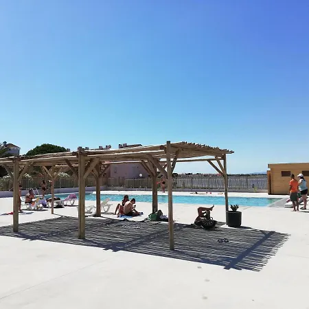 Canigou Vue: Lakeside Retreat With Pools And Playground Le Barcares