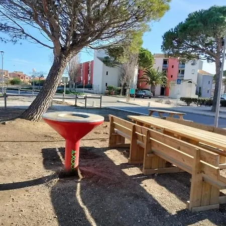 Canigou Vue: Lakeside Retreat With Pools And Playground Apartment Le Barcares